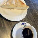 珈琲屋らんぷ - 料理写真:らんぷレギュラーとツナトースト