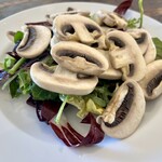 青 AO - 生マッシュルームのサラダ1