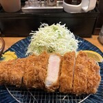 トンカツ ツキウマ 神山町 - 断面は薄らとピンク色(嬉)('26/01/14)