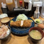 トンカツ ツキウマ 神山町 - 上ロースカツ定食(林SPF豚)('26/01/14)