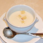 アリスキッチン - カリフラワーのスープ(アリスコース)