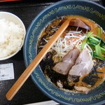 日本坂パーキングエリア（上リ） - 焦がし味噌ラーメン（820円）‥サービスライスは普通盛り