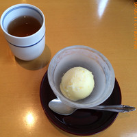 京懐石とゆば料理 松山閣 JR京都伊勢丹店 - 嬉しい、デザート付きどすえ