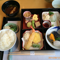 京懐石とゆば料理 松山閣 JR京都伊勢丹店 - 京弁当！リーズナブルなメニューで有り難い。