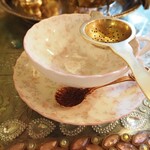 ダージリン - ソーサーからしてターゲットは女性なのでしょう