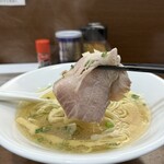 煮干し中華そば 魚魚 - 見ため以上に旨味があった