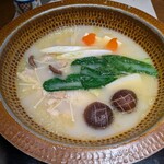 博多水炊き・鶏すき鍋 西新初喜 - 