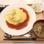 トーコーキッチン - ふわとろオムライス 副菜二品 豚汁