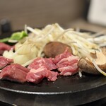 ジンギスカン×厚岸牡蠣  ラムグチカズヤ - 溶岩プレートで焼く生ラムジンギスカン