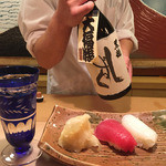 京料理　寿司ふじ - 若大将が注いでくれました。黒龍しずく