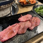 黒毛和牛とタンとハラミ 焼肉ごりちゃん 福島店 - 