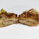 名代秘伝の味 たこ一 - たこ焼き 断面