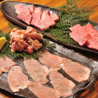 飛騨牛焼肉　武蔵 - 料理写真:お肉