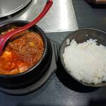 秀苑天 - 牛タンと牛筋の韓国風豆腐煮込み