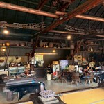 きのこの里 鈴加園 - 店内は本当に良い雰囲気