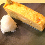 太平寿し - アツアツの玉子巻き 醤油とワサビで