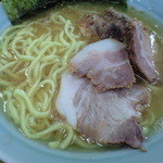 家系ラーメン まこと家 - 20141230 お昼の11時30分の店長盛り（涙）