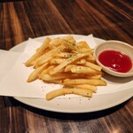 個室×鉄板居酒屋 鉄神 本店 - ポテトフライ