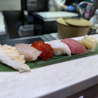 立食い寿司 根室花まる_1