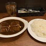 ロールキャベツ専門店 rolls - 並盛りでもこの盛り　ソースとご飯が合う
