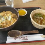 つるつる庵十兵衛 - 親子丼 ミニうどん付 950円（税込）