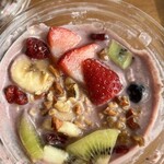 サミットストア - 料理写真:くだもの好きのアサイーヨーグルト(231kcal)
