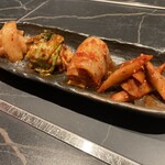 和牛焼肉 伍感 - キムチ4種盛り　1090円