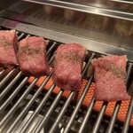 和牛焼肉 伍感 - 焼いていきます