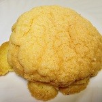 ピーターパン - 元気印のﾒﾛﾝﾊﾟﾝ　140円　（＾ω＾）　最盛期に1店舗で4000個売り上げたというメロンパンですｗ　何の変哲もないものですが、ふわっふわっでとても美味しいです（＾ω＾）