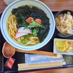 湖畔の里つきがせ - 梅わかめうどん　炊込みごはんセット