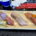 金沢まいもん寿司 上野店 - 寒鰤、炙り寒鰤、寒鰤トリュフソース