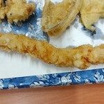 だるまの天ぷら定食 - カリフラワー、きす、なす、大えび。