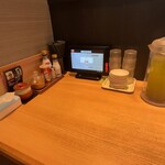 丸源ラーメン - テーブルセット