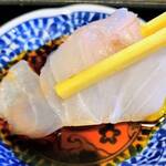 上州屋 - メダイの刺身（アップ）