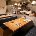 炉端にのいち - テーブル席