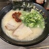 博多ラーメン つる