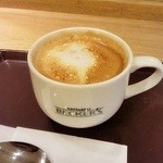 カフェ アンド デリ ベッカーズ - カプチーノ
