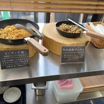 とだや - 小皿料理は2種類