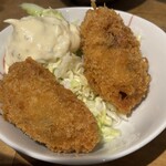 もつ焼き やまぴー - カキフライ  1個180円