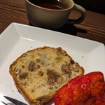 ベーカリーレストラン出口と入口 - プチデザート！これも手作り、美味し！！