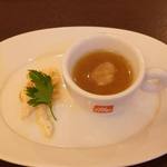 横浜馬車道 旬の肉料理イタリアン オステリア・アウストロ - イノシシの中性脂肪スープ