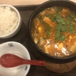 李朝園 - 牡蠣スンドゥブチゲ・ライスのセット