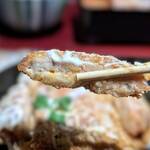 北前そば高田屋 - カツの厚さはこれぐらい