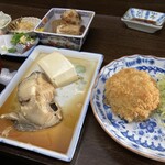 東所沢 大三元 - 銀ダラ煮付けと米沢豚コロッケ