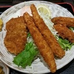 定食や - ヒレ、カキフライ、エビフライです（２０１４年１１月）