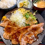 三朝 - 豚しょうが焼き定食