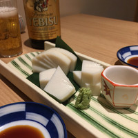 手打ちそば 大石 - お蕎麦が来るまで板わさでエビスを♬