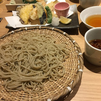 手打ちそば 大石 - 年越し蕎麦セット。天婦羅盛り合わせとざる。