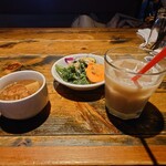 ダンチキンダン 海老名店 - サラダ、スープ、ドリンク