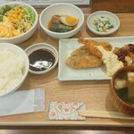 ダイニングキッチン こう - 料理写真:ミックスフライ定食 (税込)1,000円 (2026.01.15)